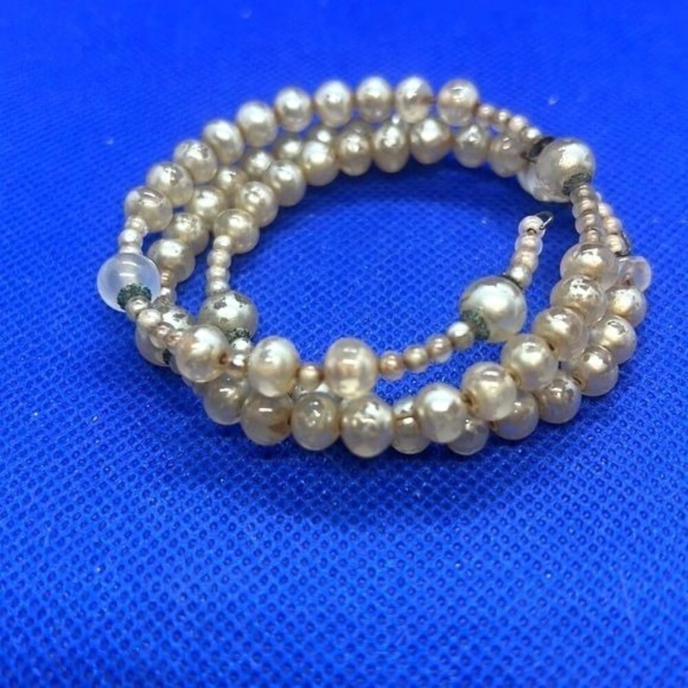 Vintage Baroque faux pearl coil bracelet, collectible, wire wrap